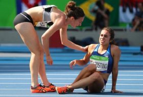Rio Olympics 2016: US and NZ runners help each other